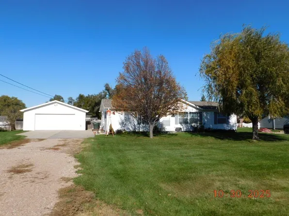 413 W Walker Road, North Platte, NE 69101