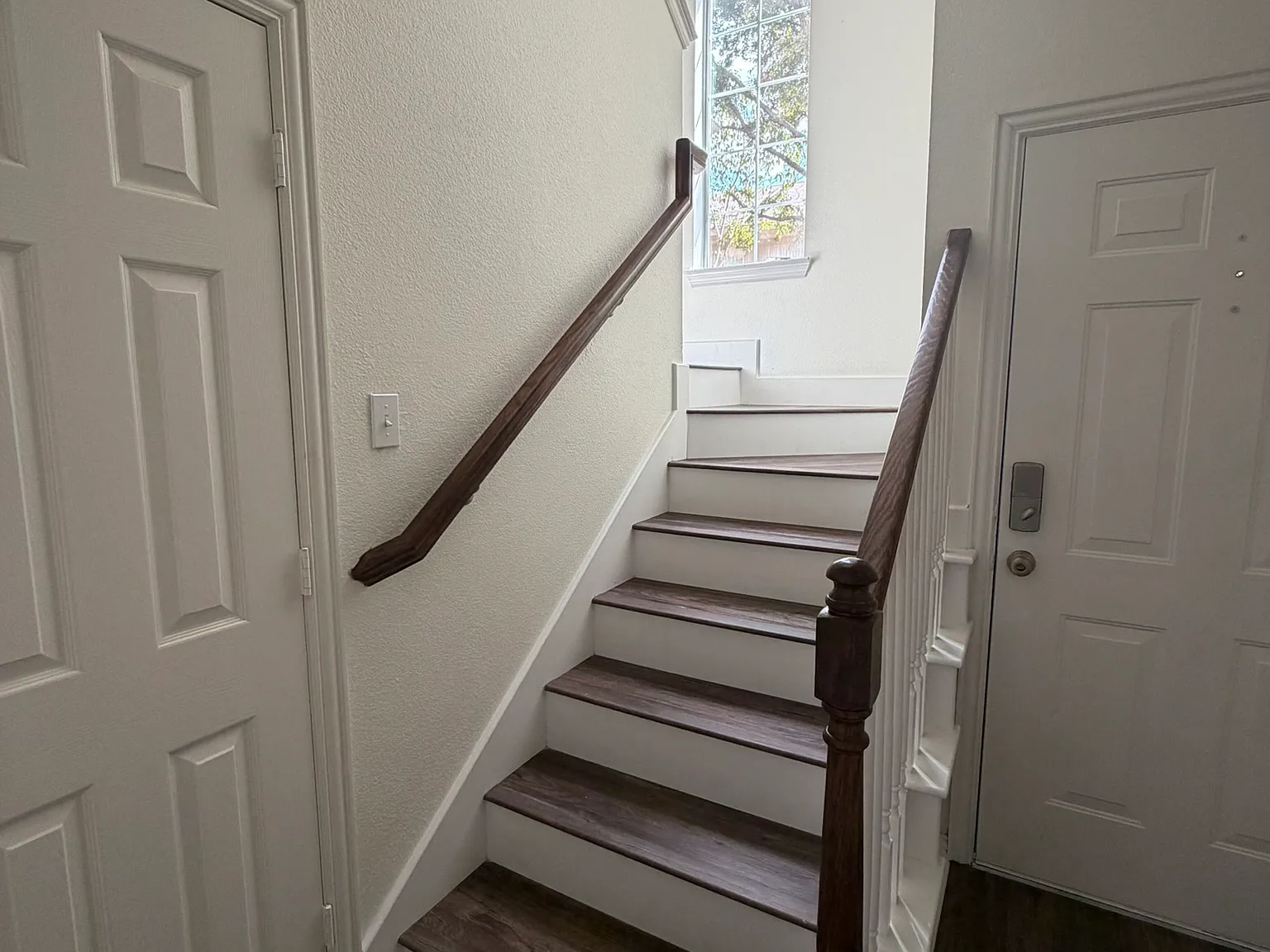 3 bed, 2.5 bath, 1340 sqft, $2,200 — Photo 3