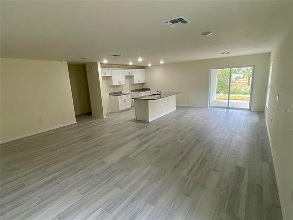 2nd image of 2643 Orchard Cir