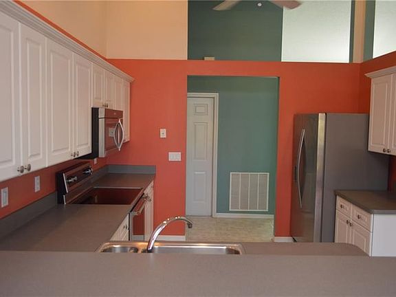 4th image of 6617 Deering Cir