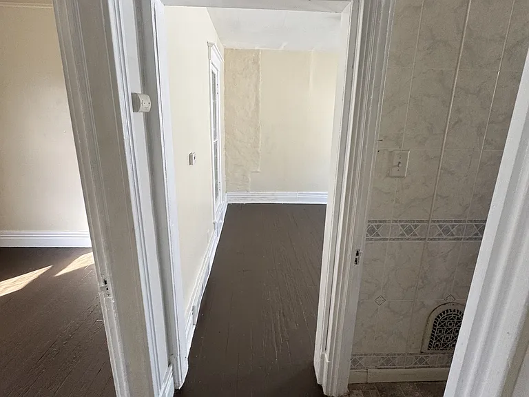 10 Lincoln Ave #2 — Photo 4