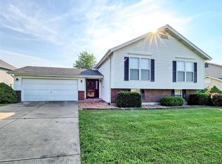 34 Green Pines Cir, Saint Peters, MO 63376