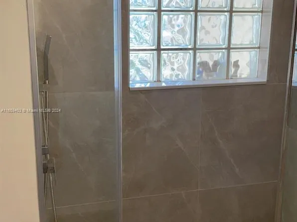 5417 NW 184th St, Opa Locka, FL 33055