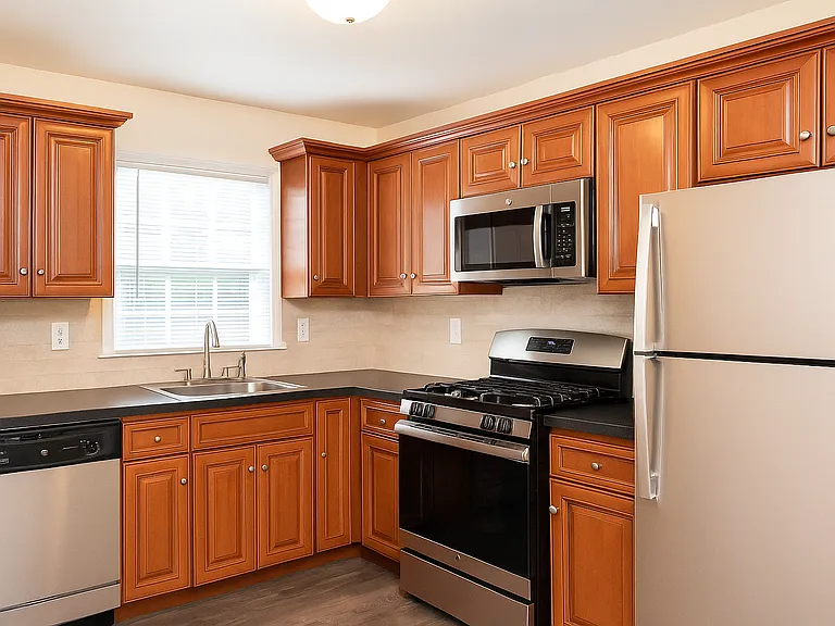 345 Claremont Ave #16 — Photo 4