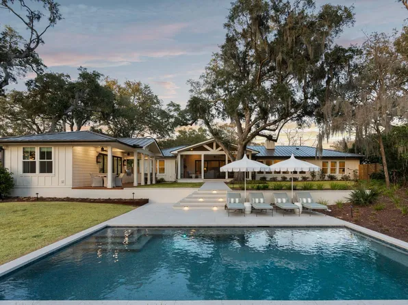 319 Hobcaw Dr, Mount Pleasant, SC 29464