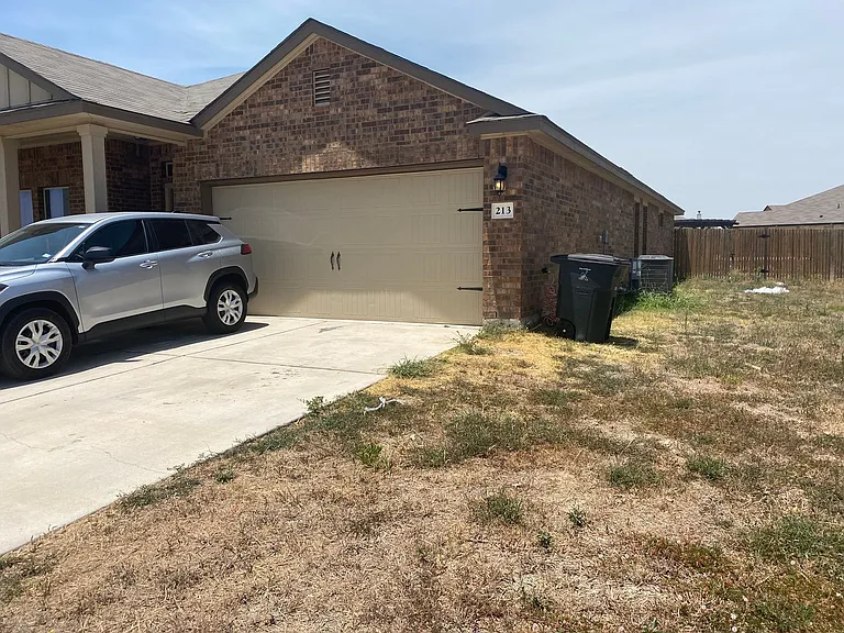 213 Danielle Dr — Photo 3