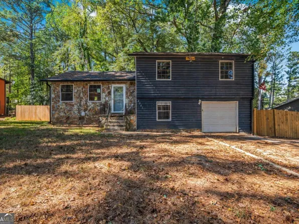 3541 Santa Leta Dr, Ellenwood, GA 30294