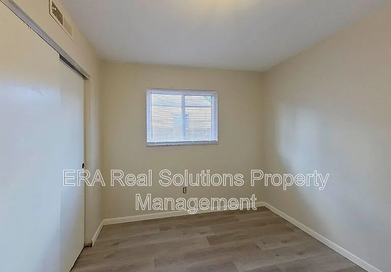 2462 Hiawatha St — Photo 13