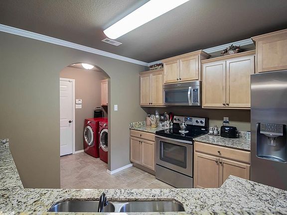 3rd image of 1316 Canna Ct