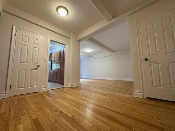 405 East 54th Street image 6 of 16