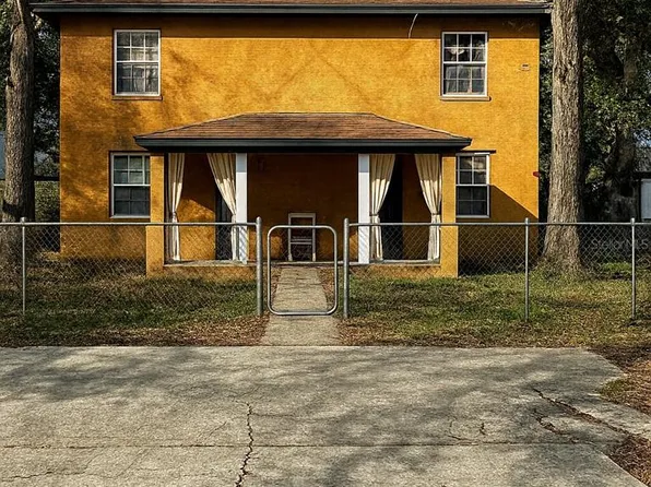 1210 E Seneca Ave, Tampa, FL 33612