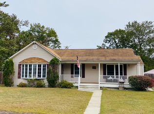 16 Hemlock Rd, Howell, NJ 07731