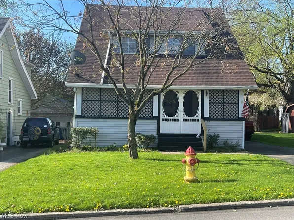 25 Sells Ave, Struthers, OH 44471