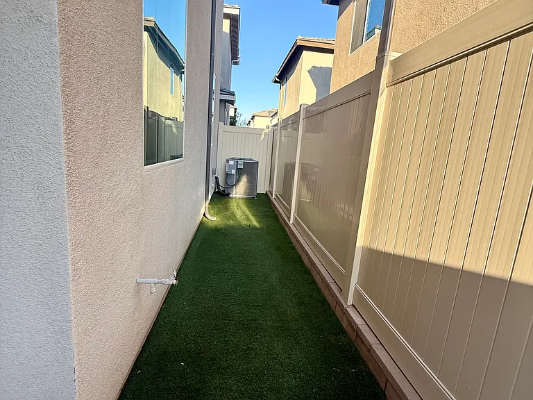 2040 Divine Arroyo — Photo 8
