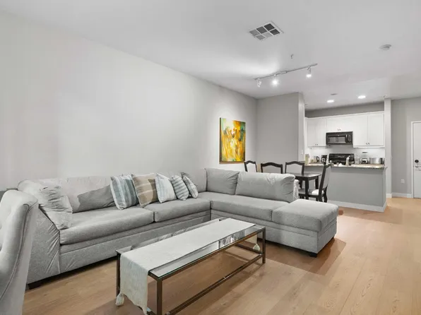 1125 Scholarship, Irvine, CA