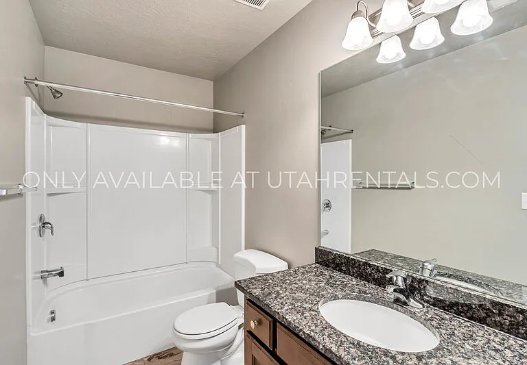 1115 Independence Ave — Photo 14
