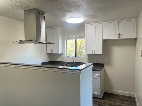 5th image of 6456 Hazeltine Ave APT 4