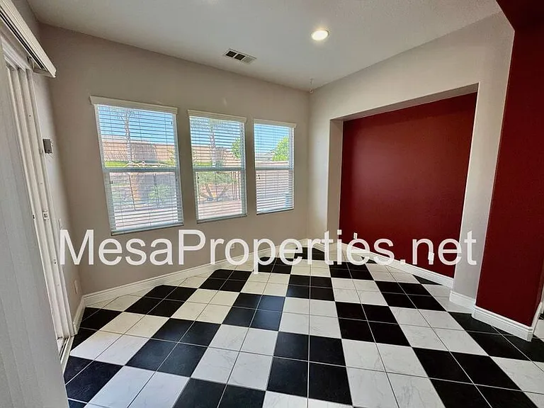 28610 Strauss Ln — Photo 26