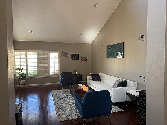 3rd image of 2 Lido Cir