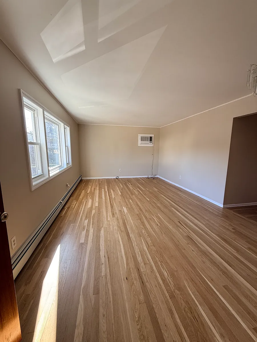 Building Photo - 6 Evelyn Ct #1