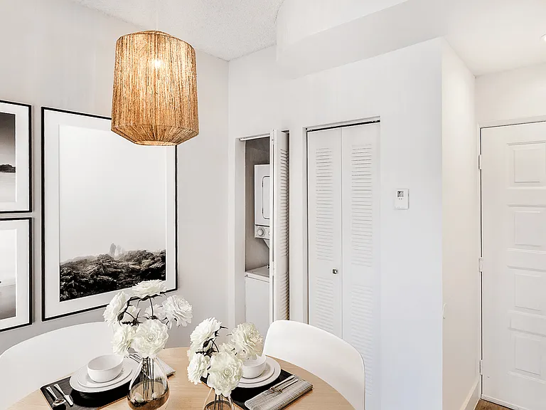 Sheridan Ocean Club Apartments — Photo 55