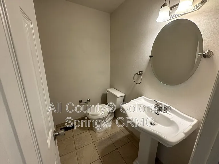 1138 Delaware Dr — Photo 9
