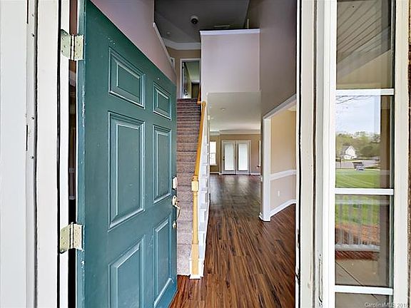 3rd image of 7689 Sedgebrook Dr E