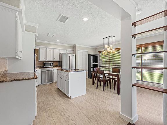 4th image of 11634 Manor Park Dr