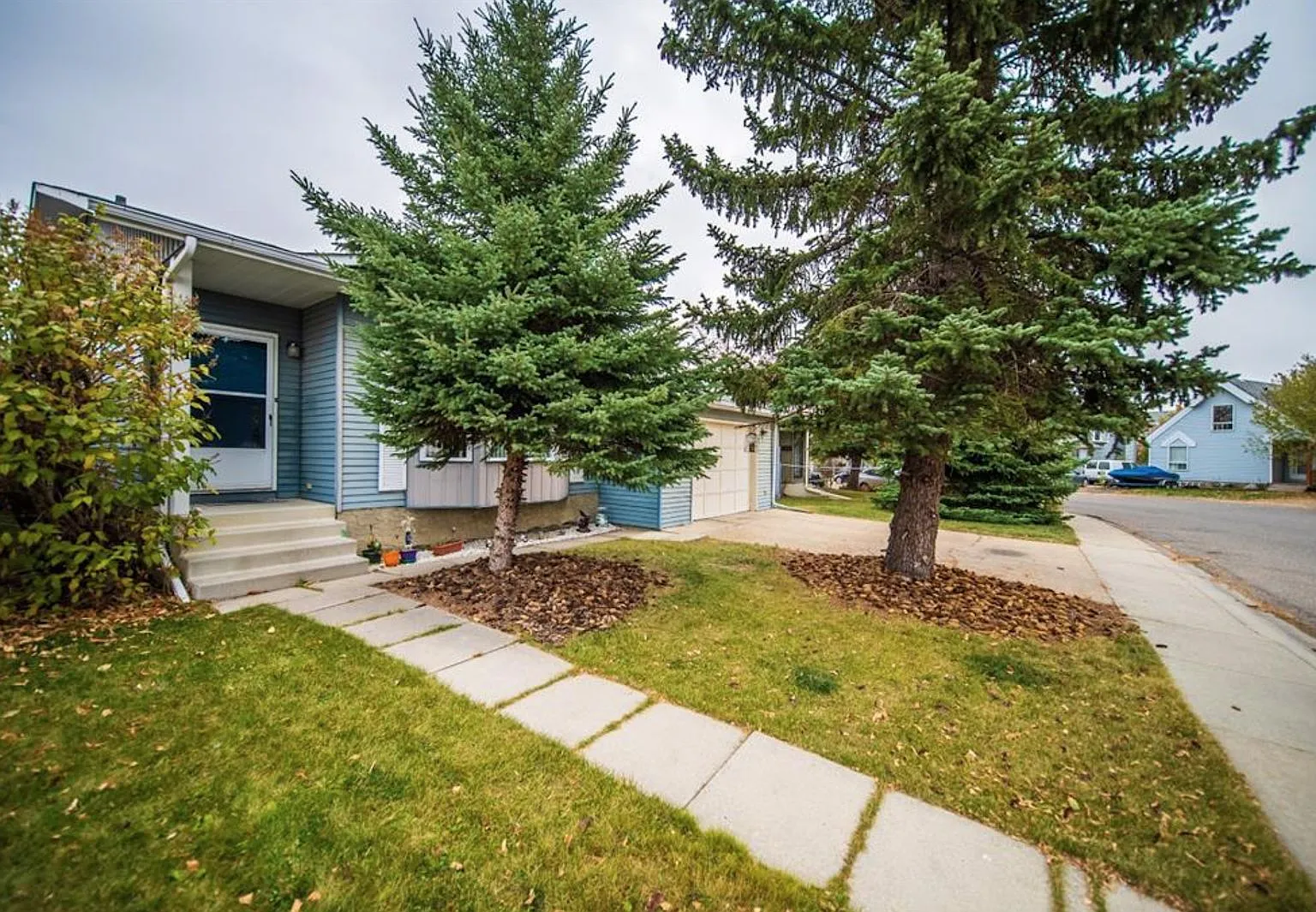 5 bed, 2.5 bath, 1800 sqft, $2,600 — Photo 1