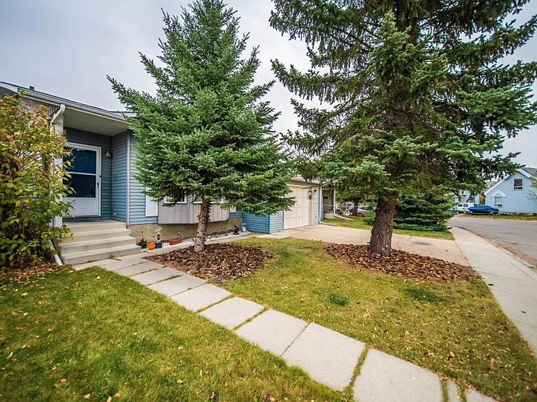91 Riverbrook Way SE — Photo 1