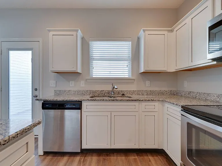 810 Staten Dr — Photo 9