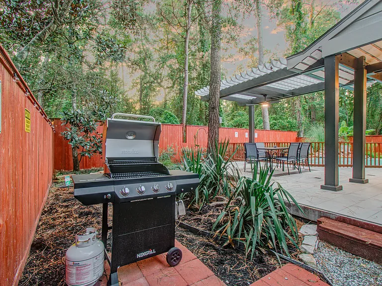 35 Alden Glen Dr — Photo 41