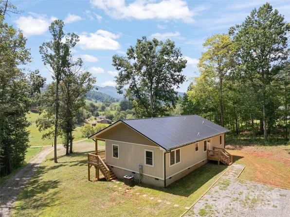 471 Compromise Dr, Waynesville, NC 28785