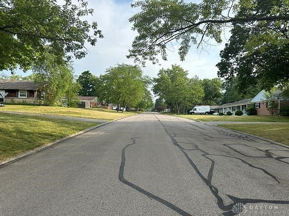 5th image of 161 East Dr