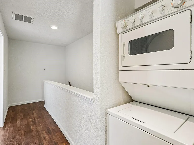 7700 Creekbend Dr #70 — Photo 17