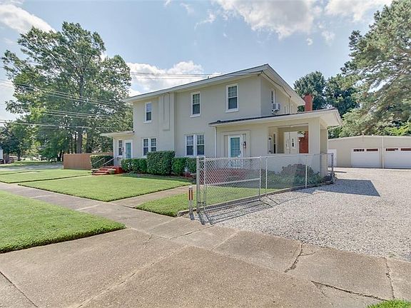 2nd image of 3701 Greenway Ct E Unit 2-A