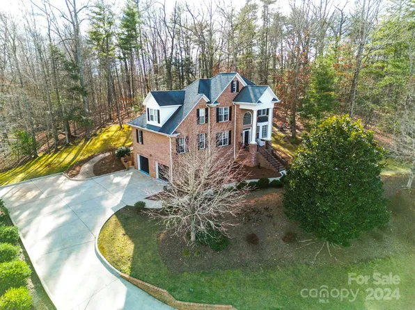 1111 Georgetown Ln, Lenoir, NC 28645