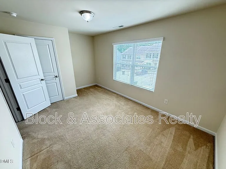 8527 Quarton Dr — Photo 18