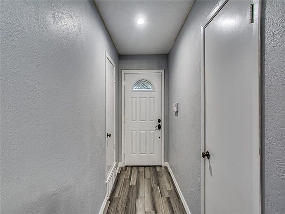 5th image of 452 Normandy Ln