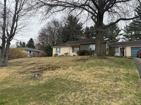 604 Lowell Dr, Endwell, NY 13760