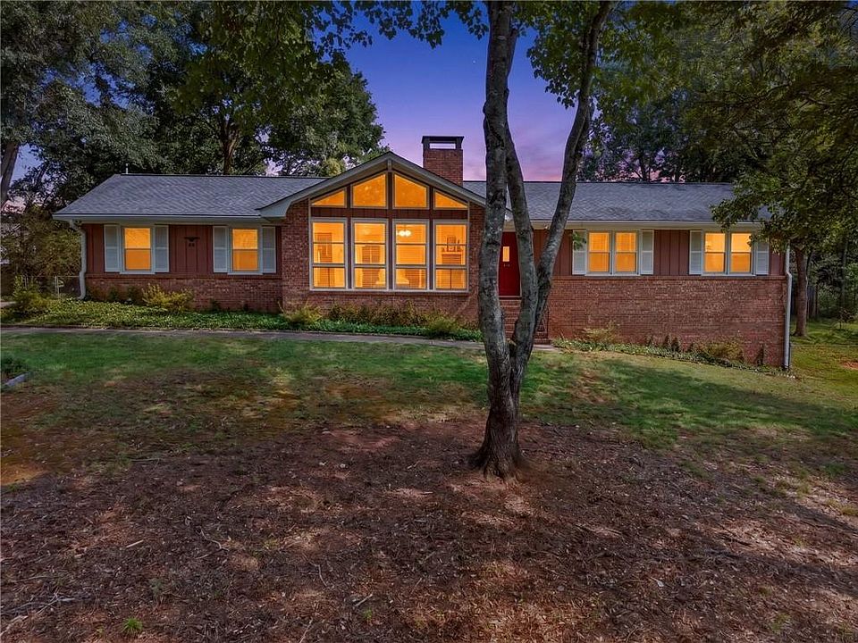 1st image of 90 Burnett Way