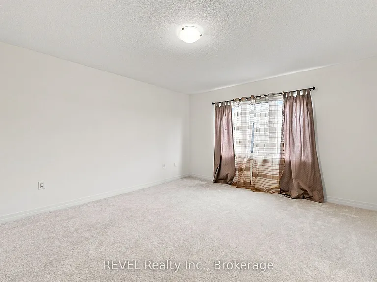 20 Selection Hts — Photo 27
