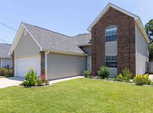 447 Sandy Ridge Cir, Mary Esther, FL 32569