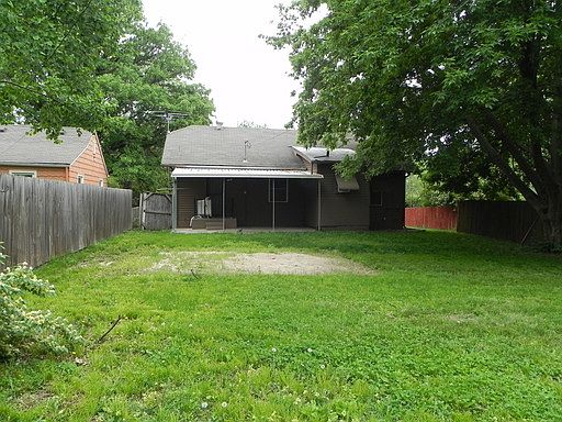 5th image of 9020 Grand Ave