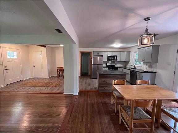 4th image of 1180 Starline Dr SE