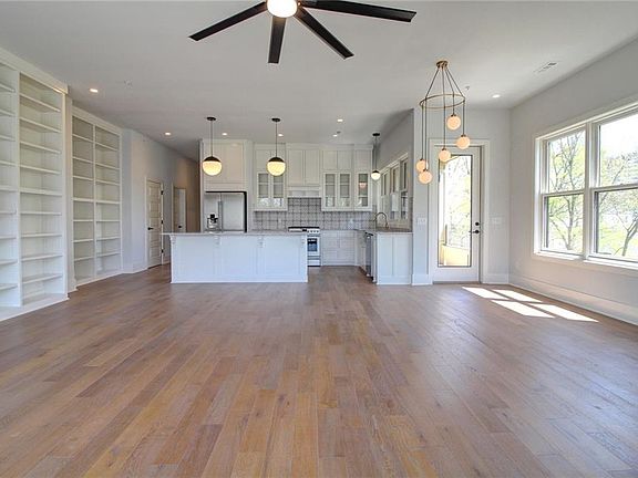 5th image of 218 N Church Ave #4