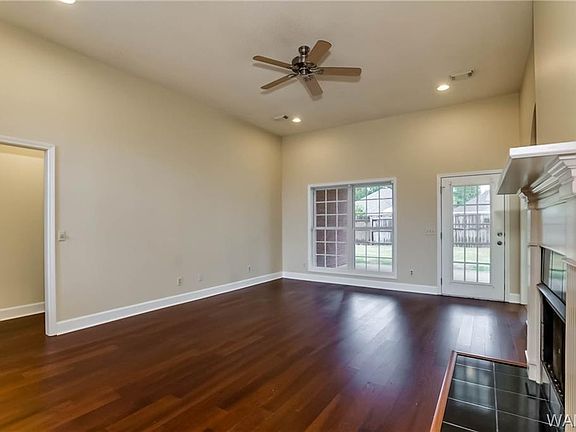 5th image of 2614 Englewood Dr