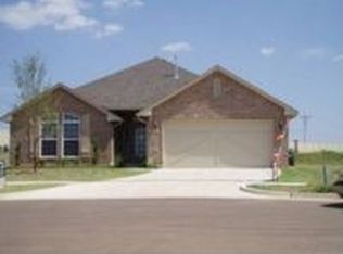 19112 Cottonwood Ct, Edmond, OK 73012