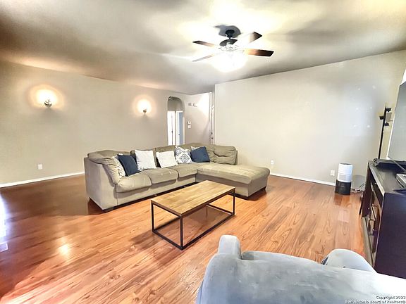 3rd image of 12231 Medina Mill