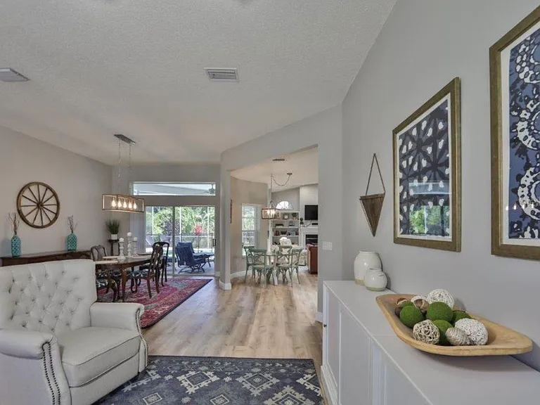 4624 Basswood St — Photo 5